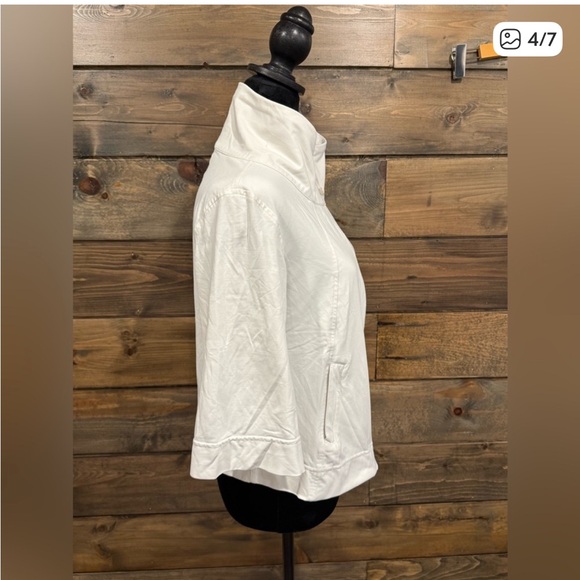 Lululemon Athletica Women's Cream Utility Jacket - Picture 4 of 7